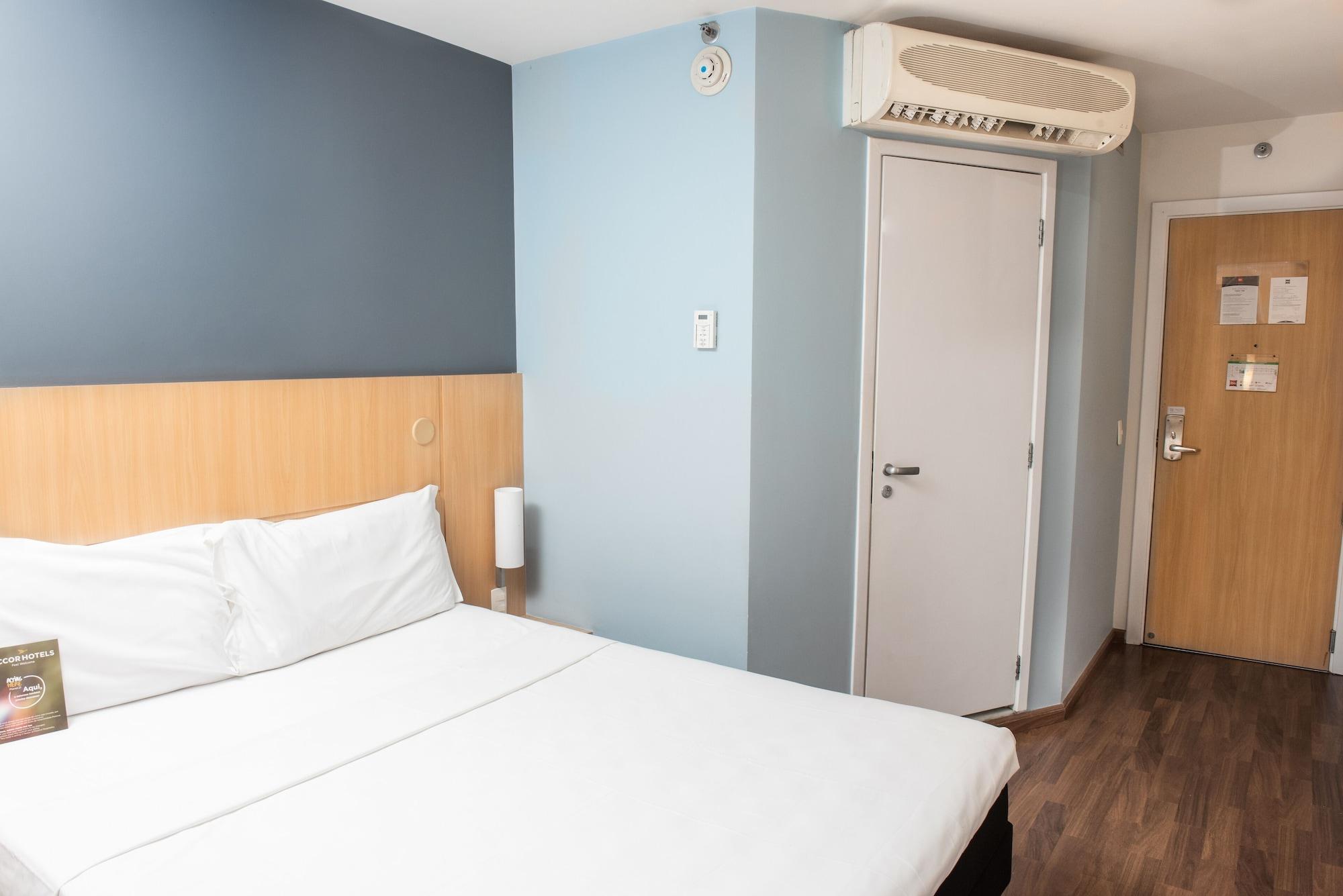 Ibis Rio De Janeiro Santos Dumont Hotel Exterior photo
